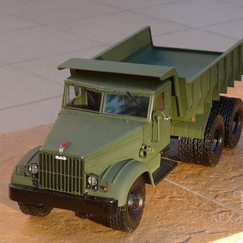 1:20 scale model of KrAZ-222