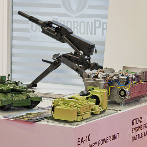 3D printing of scale models of tanks to order for the exhibition