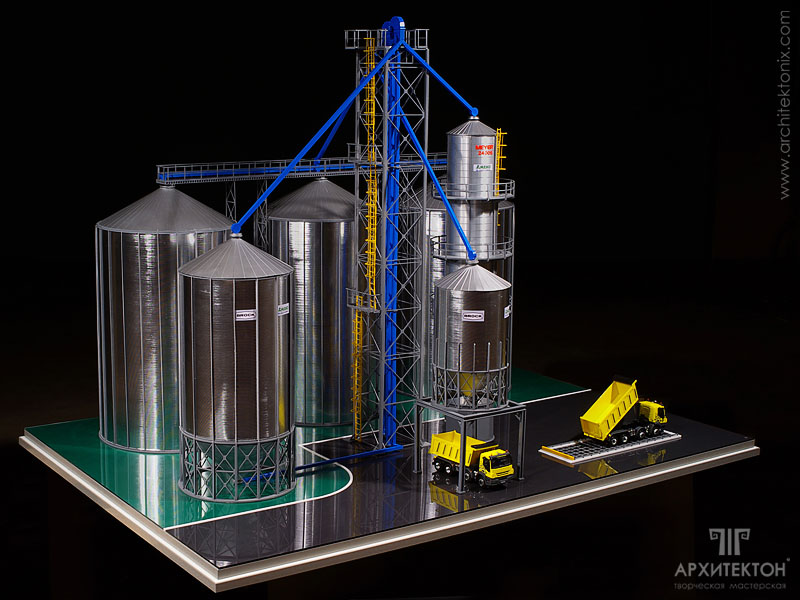 1:30 Scale model of agricultural elevator