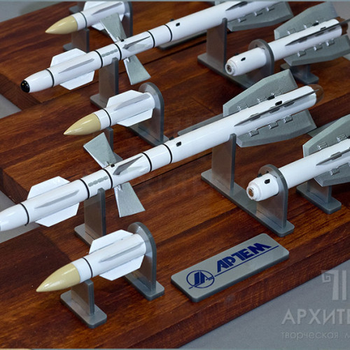 Series model of the R-27 missile