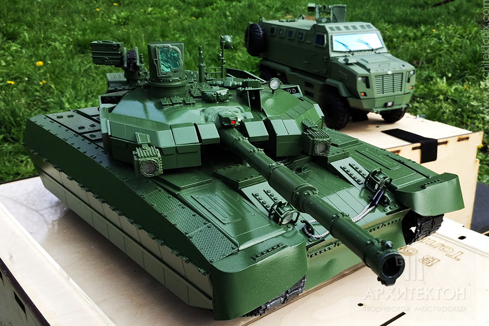 Trade Show scale Models of “Oplot” tank