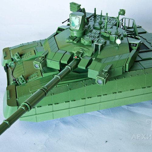 Exhibition model of “Oplot” tank