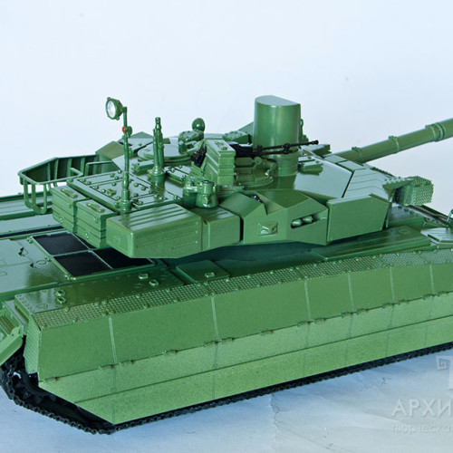 1/15 scale Exhibition model of “Oplot” tank