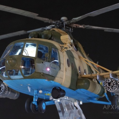 Масштабная модель вертолета Ми-8МТ для выставки