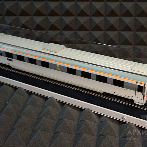 1:30 scale Exhibition model of passenger car